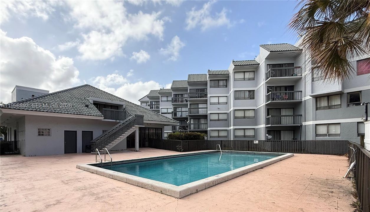 For Rent: $1,878 (2 beds, 1 baths, 850 Square Feet)