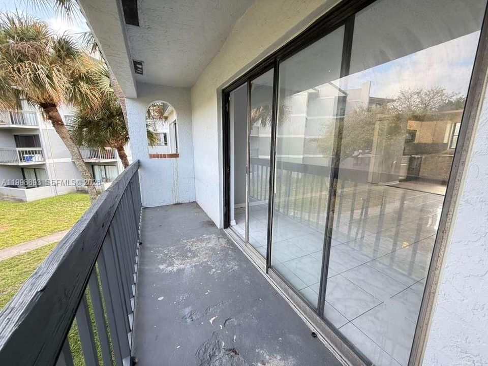For Rent: $1,878 (2 beds, 1 baths, 850 Square Feet)