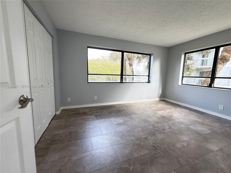 For Rent: $1,878 (2 beds, 1 baths, 850 Square Feet)