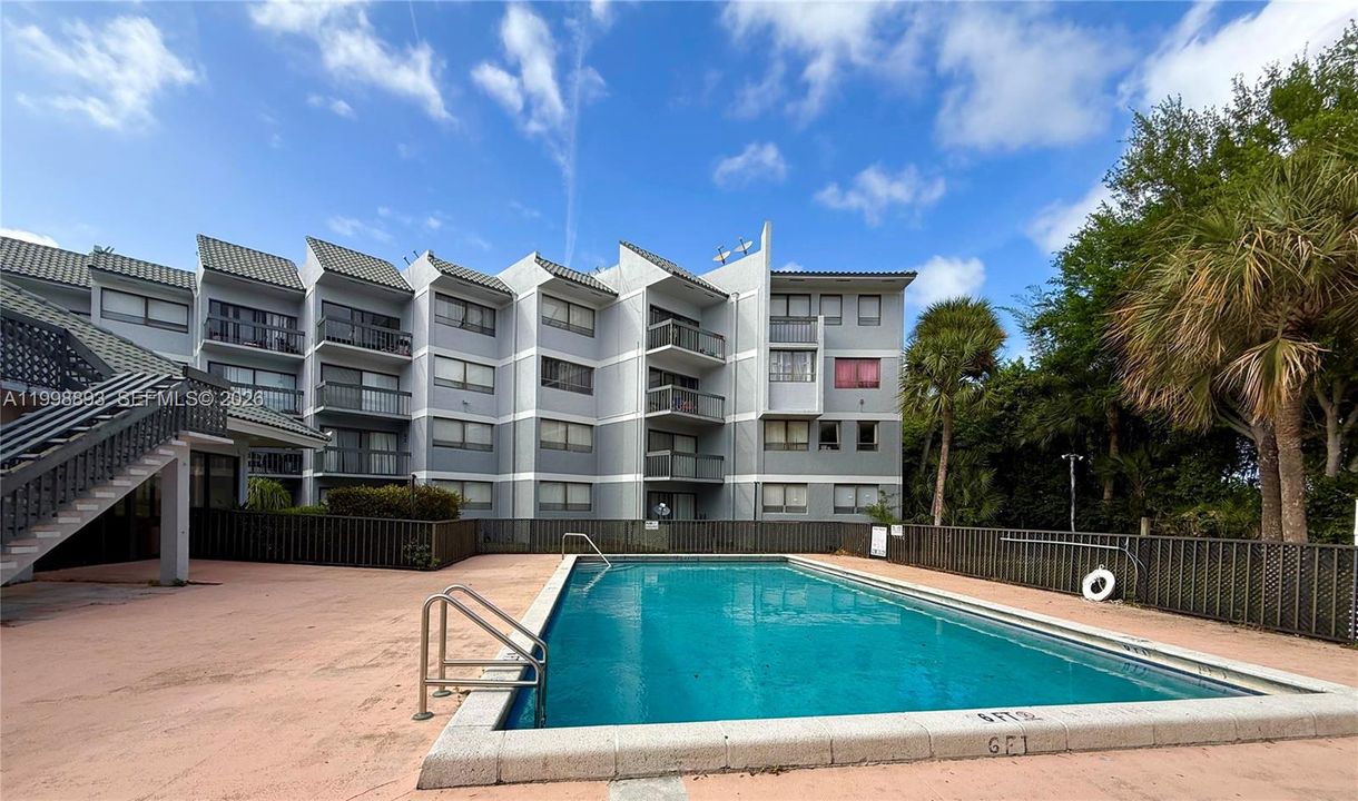 For Rent: $1,878 (2 beds, 1 baths, 850 Square Feet)