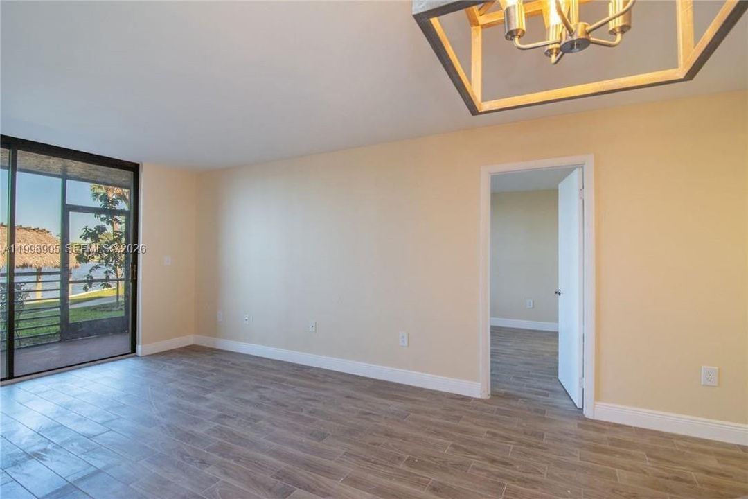 For Sale: $144,900 (1 beds, 1 baths, 773 Square Feet)