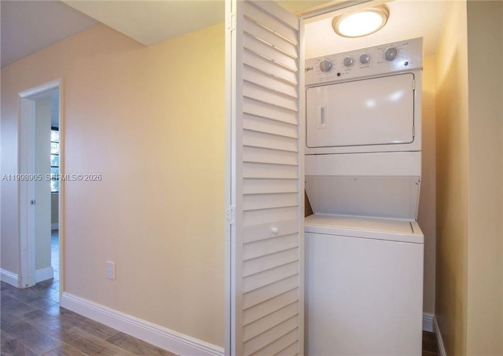 For Sale: $144,900 (1 beds, 1 baths, 773 Square Feet)