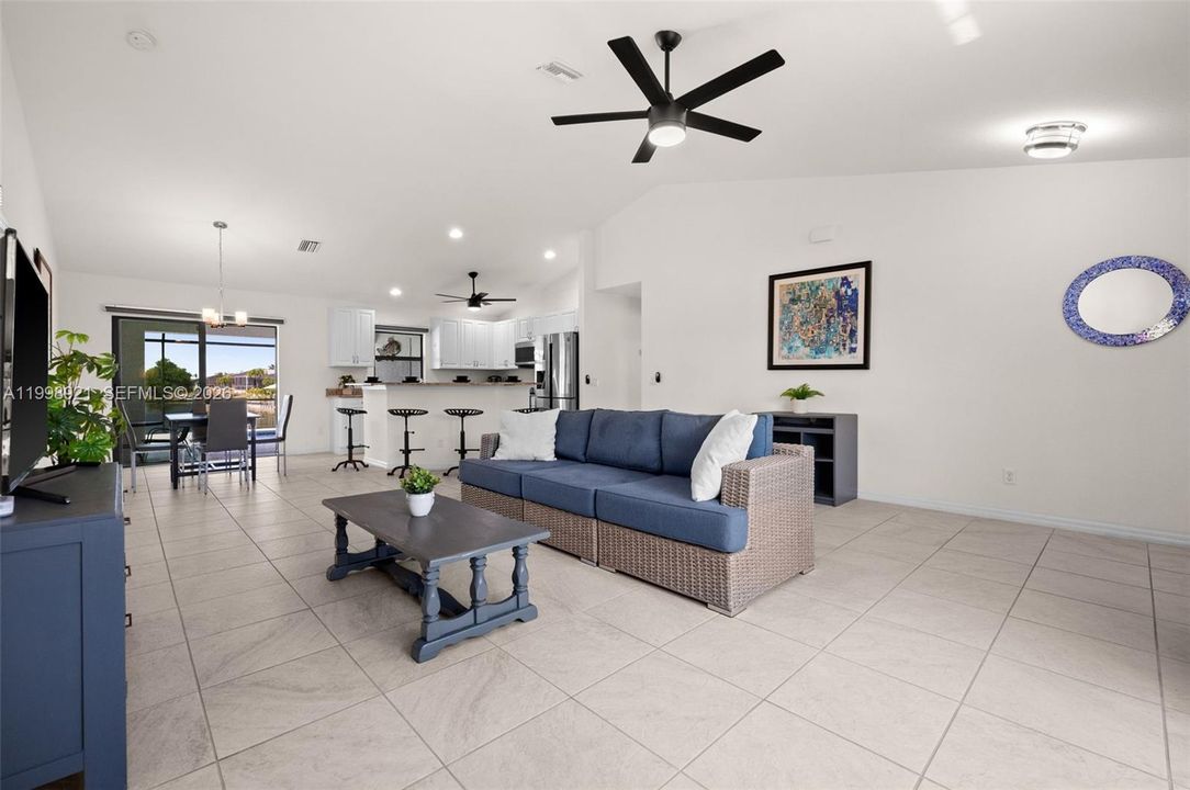 High ceilings and open floorplan