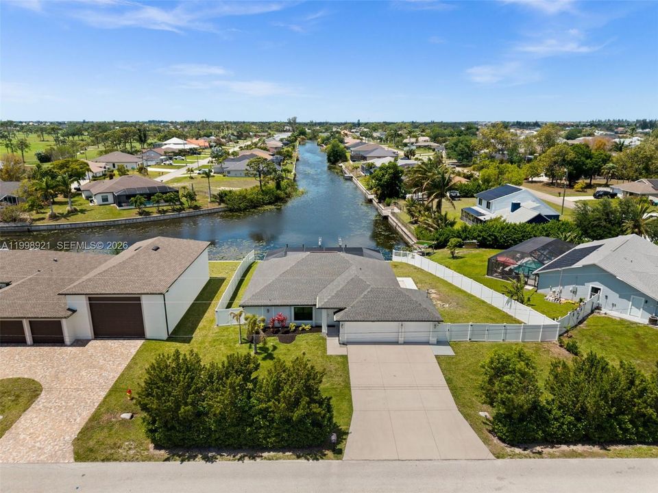 Amazing long Western Canal Views