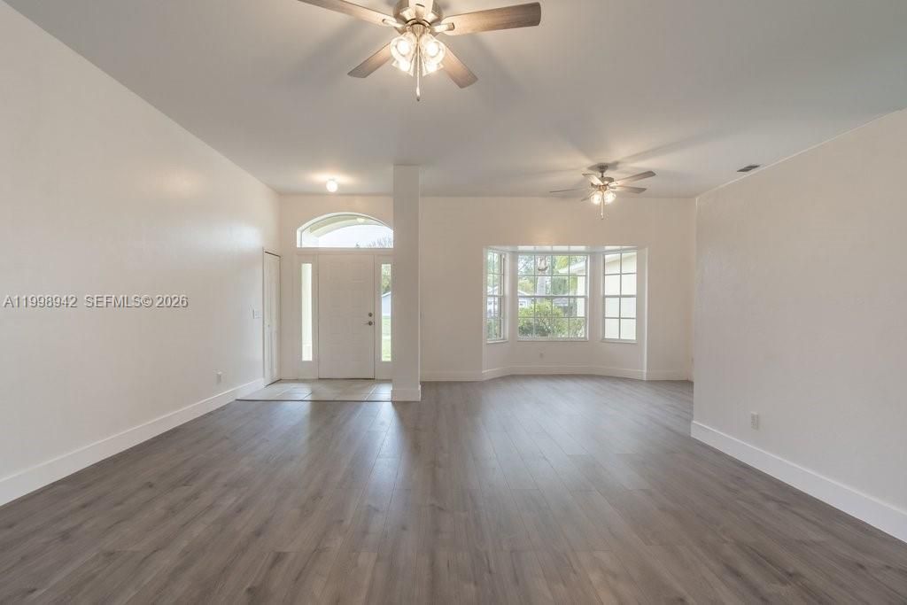 Entry/LR/Breakfast Nook