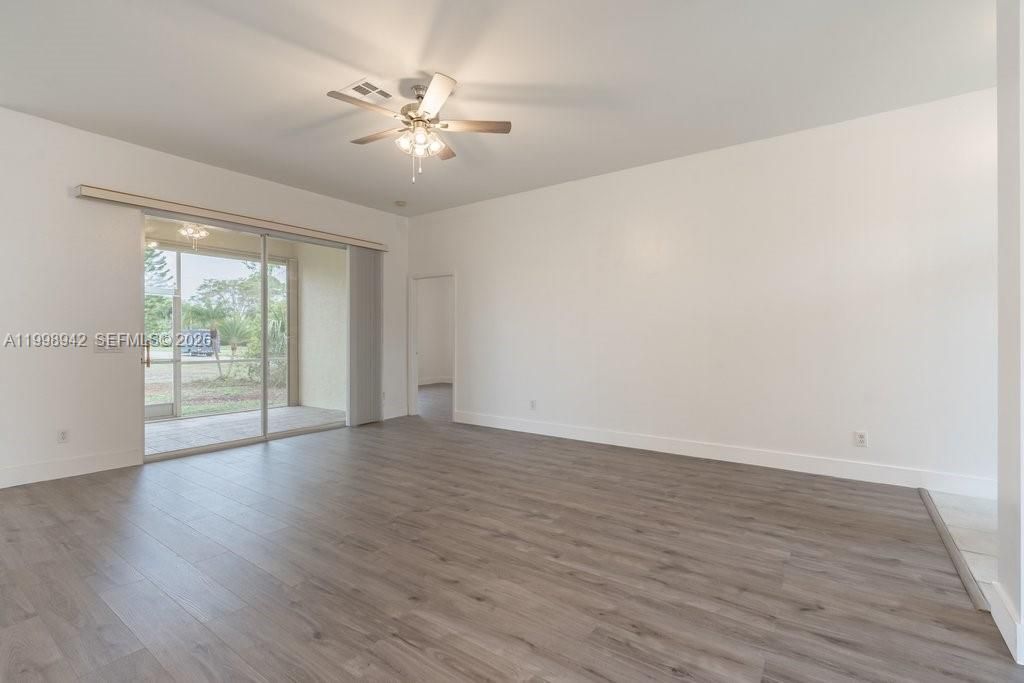 Living Room/Lanai