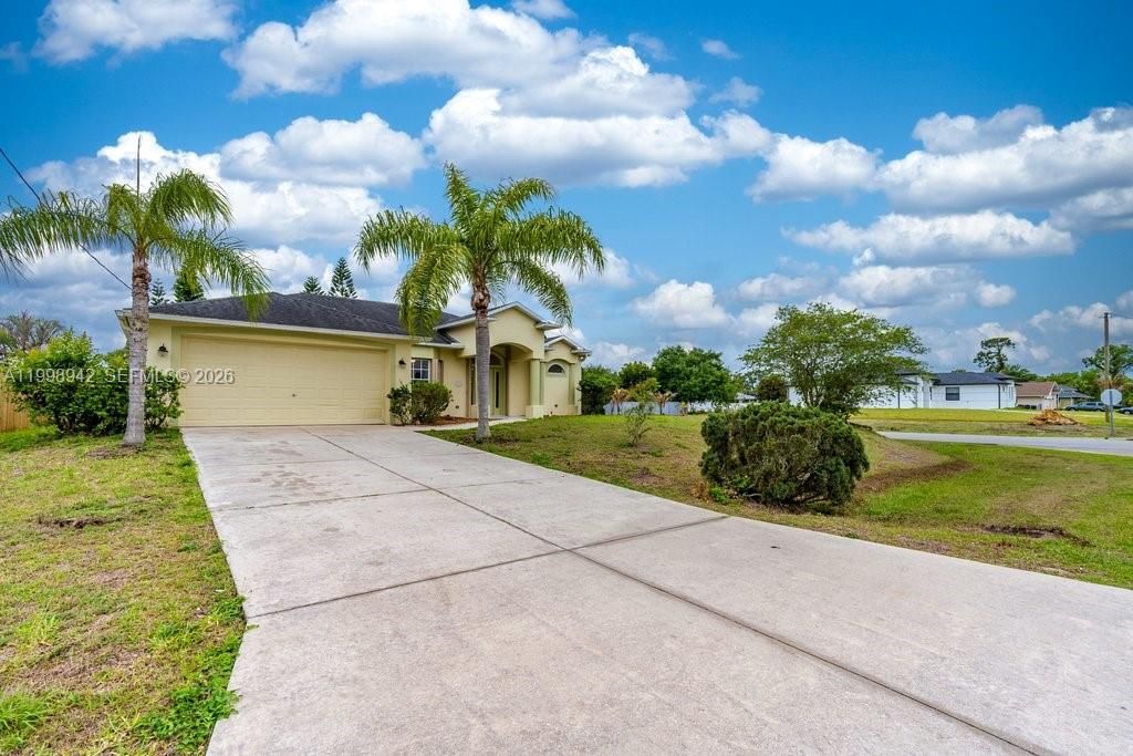 For Sale: $285,000 (3 beds, 2 baths, 1807 Square Feet)