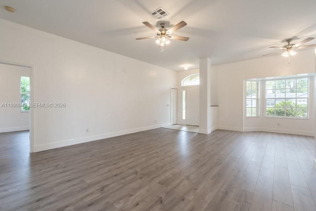 For Sale: $285,000 (3 beds, 2 baths, 1807 Square Feet)