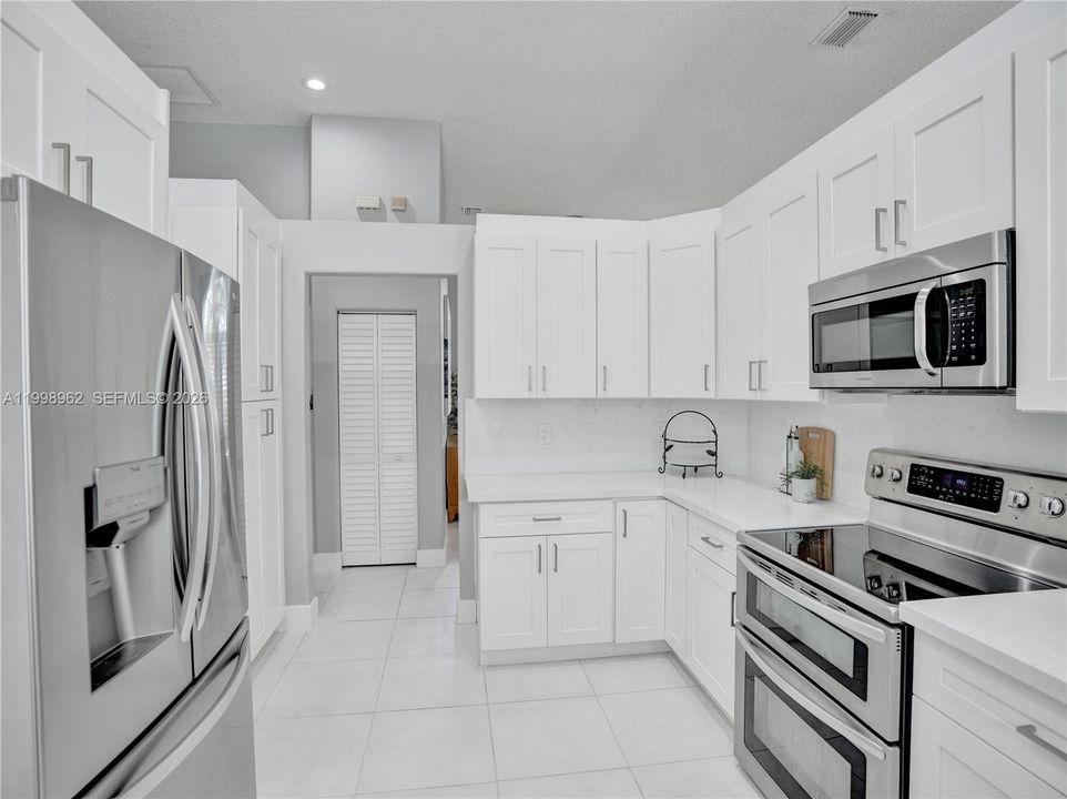 Recently Sold: $1,219,000 (5 beds, 3 baths, 2562 Square Feet)