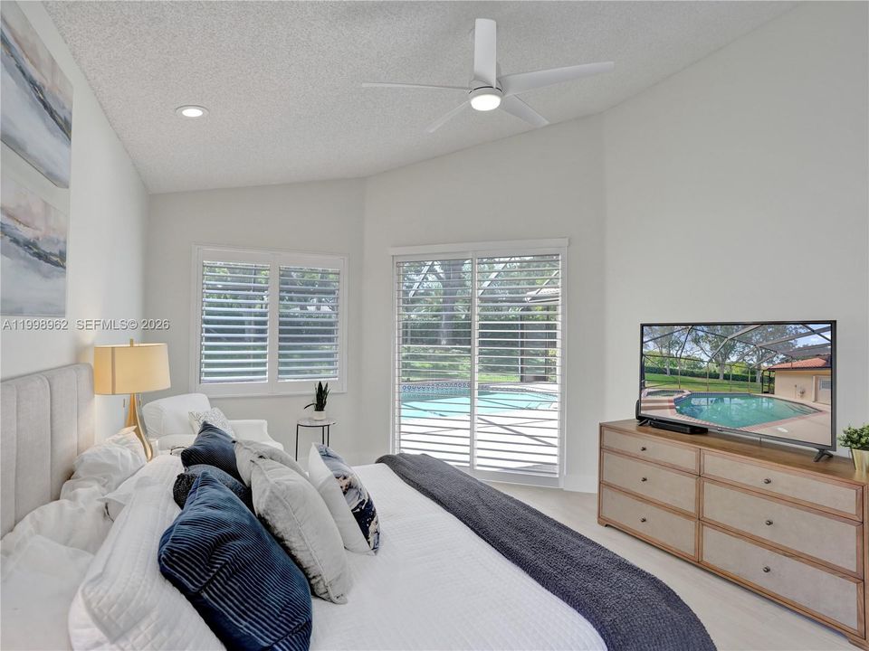 Recently Sold: $1,219,000 (5 beds, 3 baths, 2562 Square Feet)