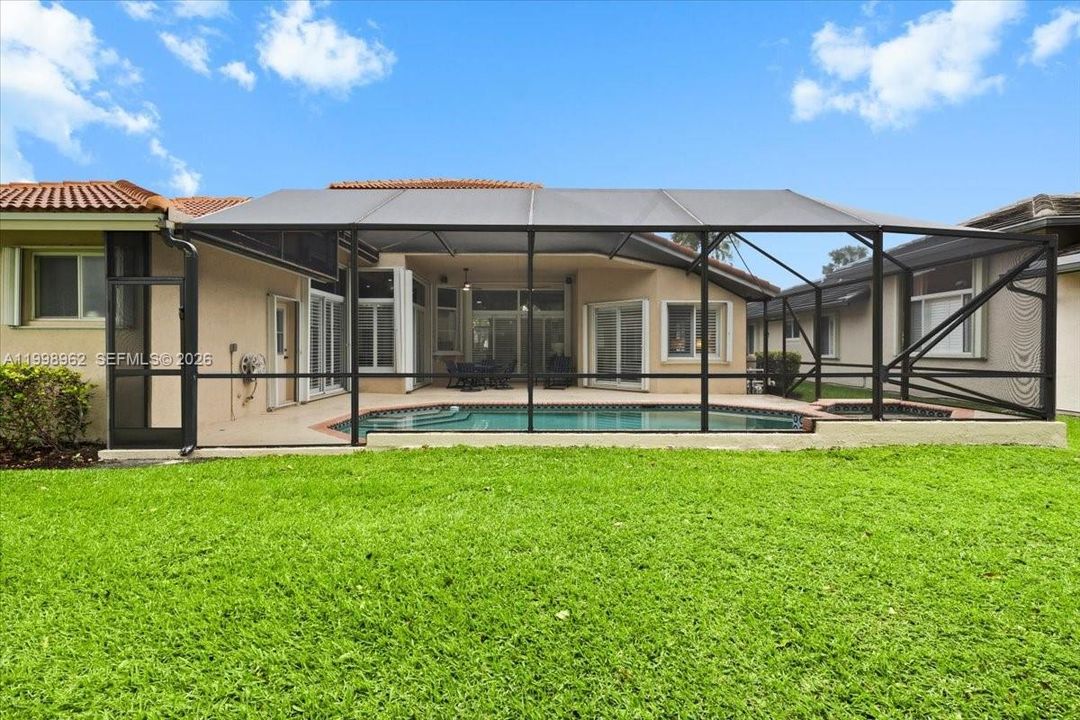 Recently Sold: $1,219,000 (5 beds, 3 baths, 2562 Square Feet)