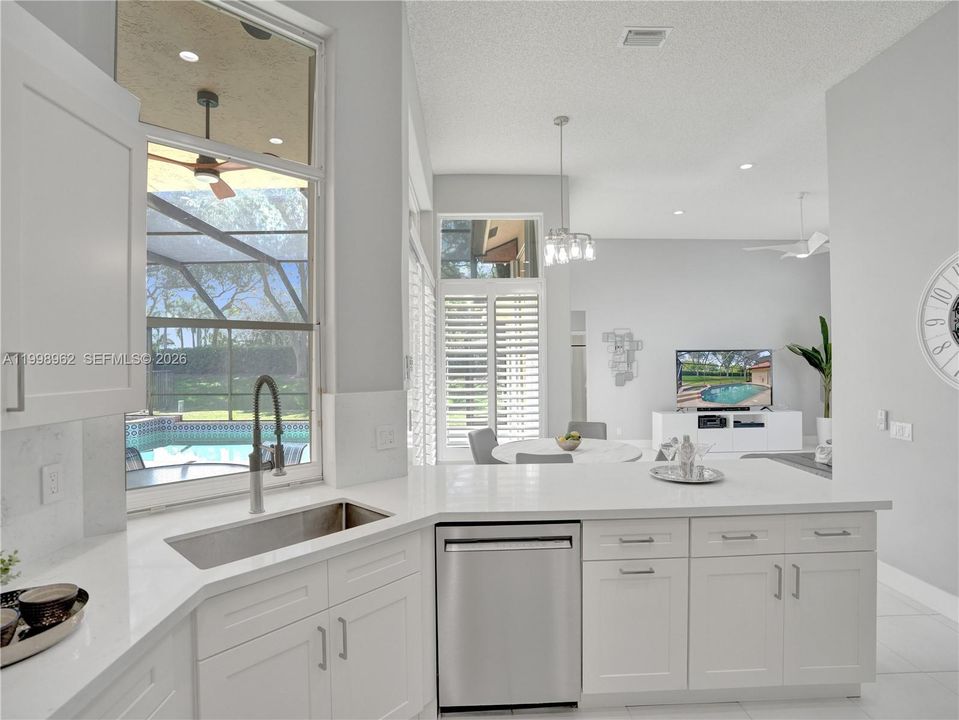 Recently Sold: $1,219,000 (5 beds, 3 baths, 2562 Square Feet)