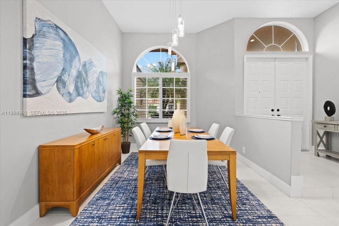 Recently Sold: $1,219,000 (5 beds, 3 baths, 2562 Square Feet)