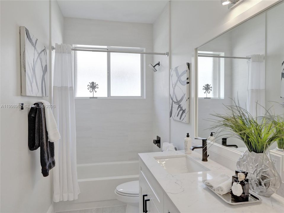 Recently Sold: $1,219,000 (5 beds, 3 baths, 2562 Square Feet)