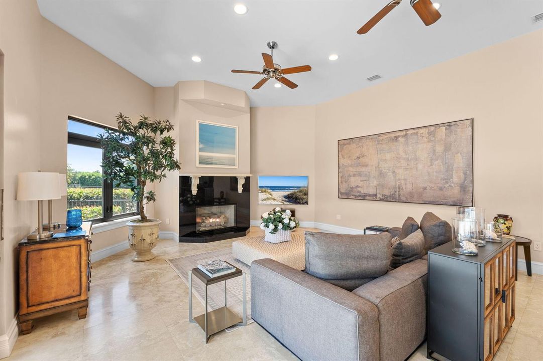19-web-or-mls-A7403506