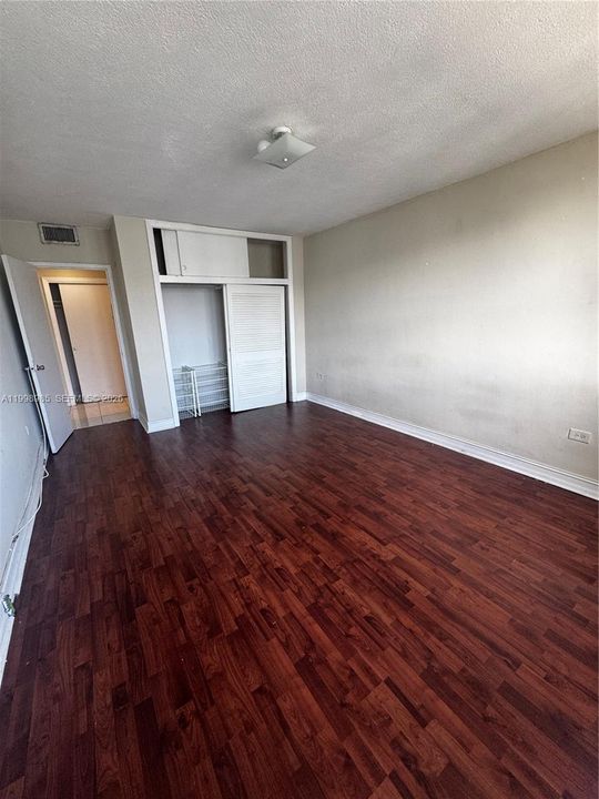 En Venta: $225,000 (1 camas, 1 baños, 741 Pies cuadrados)