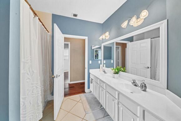17 Cabana Bath