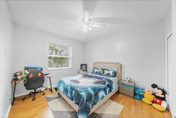 12 Guest Bedroom B (2)