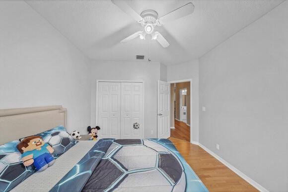 12 Guest Bedroom B (3)