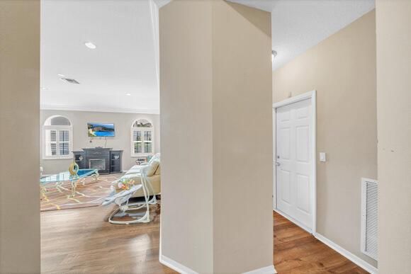 4 Foyer (2)