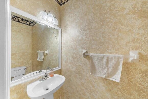 6 Half Bath (2)