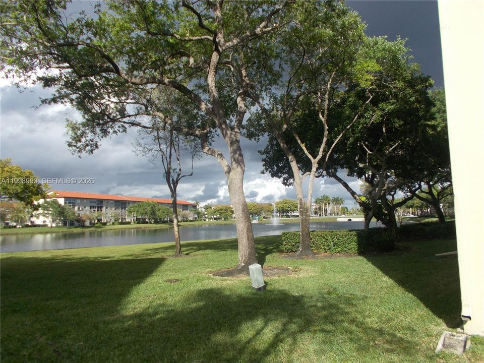 Activo con contrato: $219,900 (2 camas, 2 baños, 1082 Pies cuadrados)