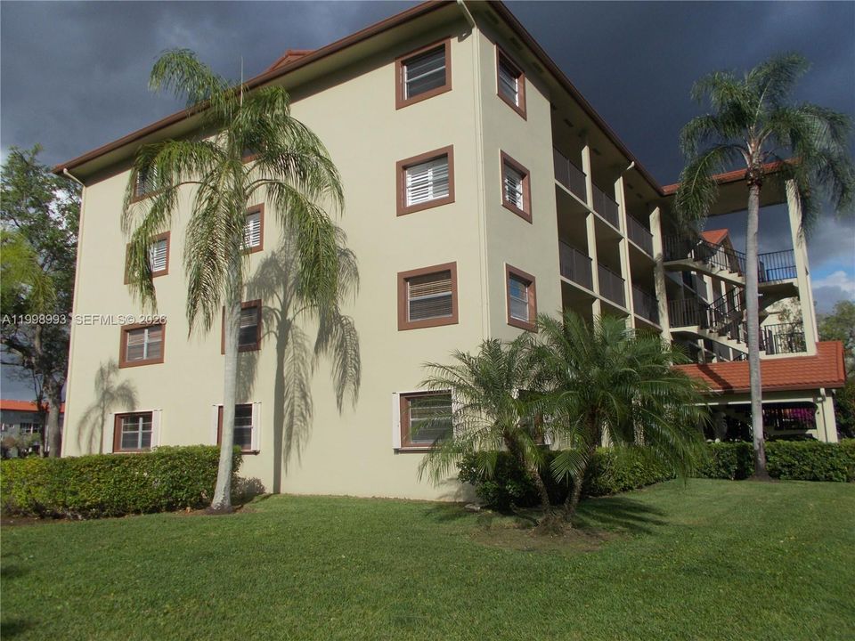Activo con contrato: $219,900 (2 camas, 2 baños, 1082 Pies cuadrados)