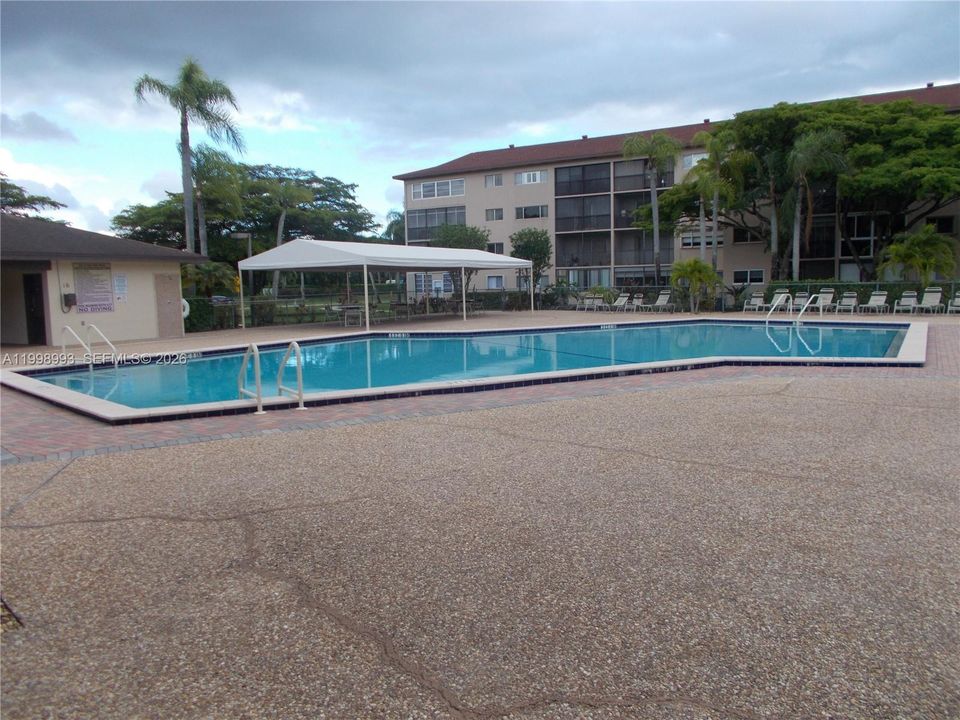 Activo con contrato: $219,900 (2 camas, 2 baños, 1082 Pies cuadrados)