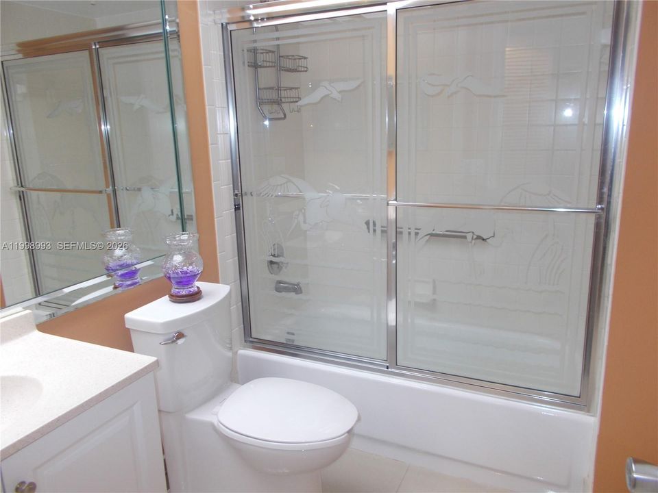 Activo con contrato: $219,900 (2 camas, 2 baños, 1082 Pies cuadrados)