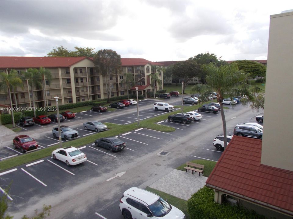 Activo con contrato: $219,900 (2 camas, 2 baños, 1082 Pies cuadrados)