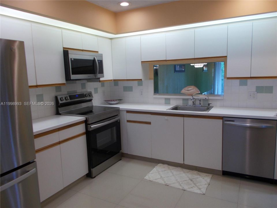 Activo con contrato: $219,900 (2 camas, 2 baños, 1082 Pies cuadrados)