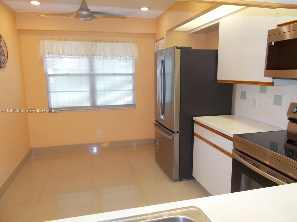 Activo con contrato: $219,900 (2 camas, 2 baños, 1082 Pies cuadrados)