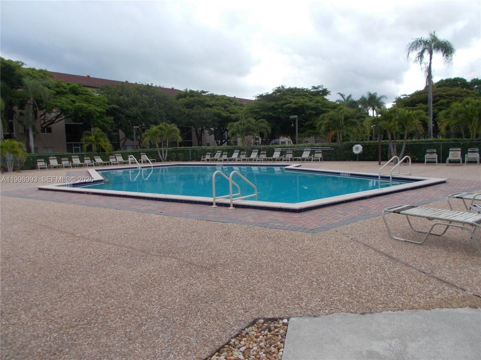 Activo con contrato: $219,900 (2 camas, 2 baños, 1082 Pies cuadrados)