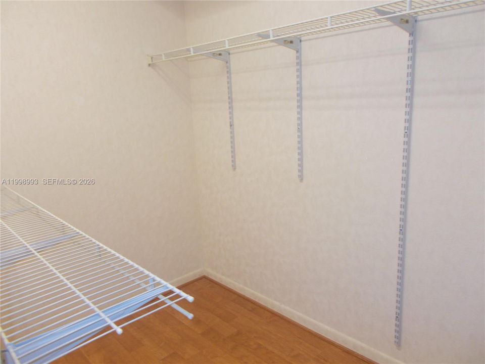 Activo con contrato: $219,900 (2 camas, 2 baños, 1082 Pies cuadrados)