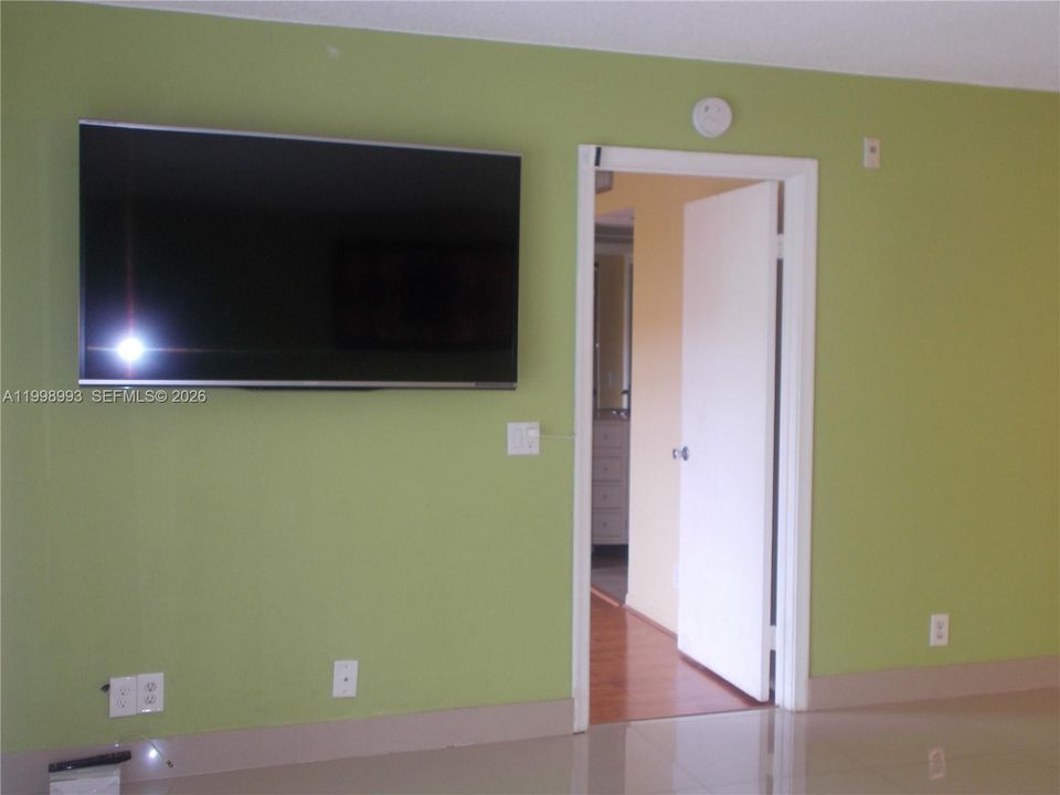 Activo con contrato: $219,900 (2 camas, 2 baños, 1082 Pies cuadrados)