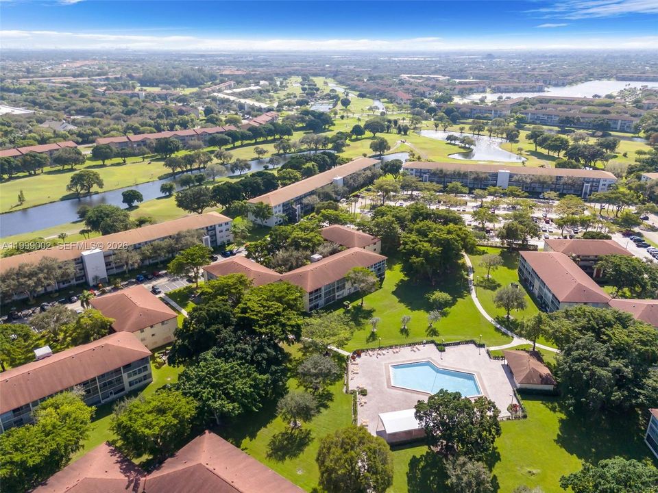 For Sale: $117,999 (2 beds, 1 baths, 954 Square Feet)