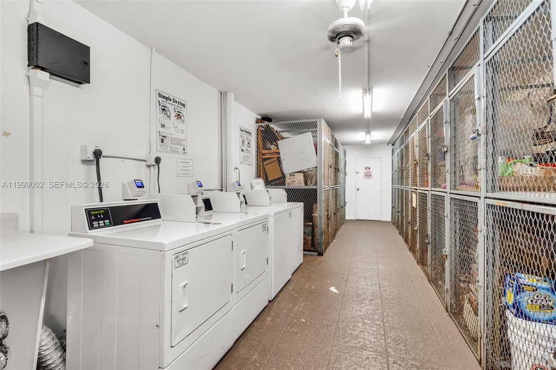 For Sale: $117,999 (2 beds, 1 baths, 954 Square Feet)
