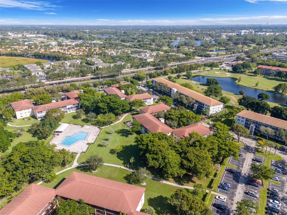 For Sale: $117,999 (2 beds, 1 baths, 954 Square Feet)