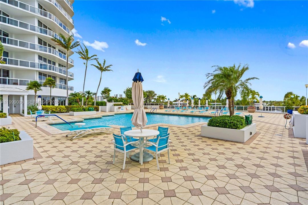 En Venta: $1,195,000 (2 camas, 2 baños, 2240 Pies cuadrados)