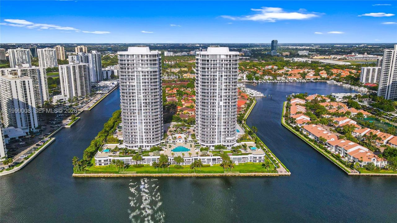 En Venta: $1,195,000 (2 camas, 2 baños, 2240 Pies cuadrados)
