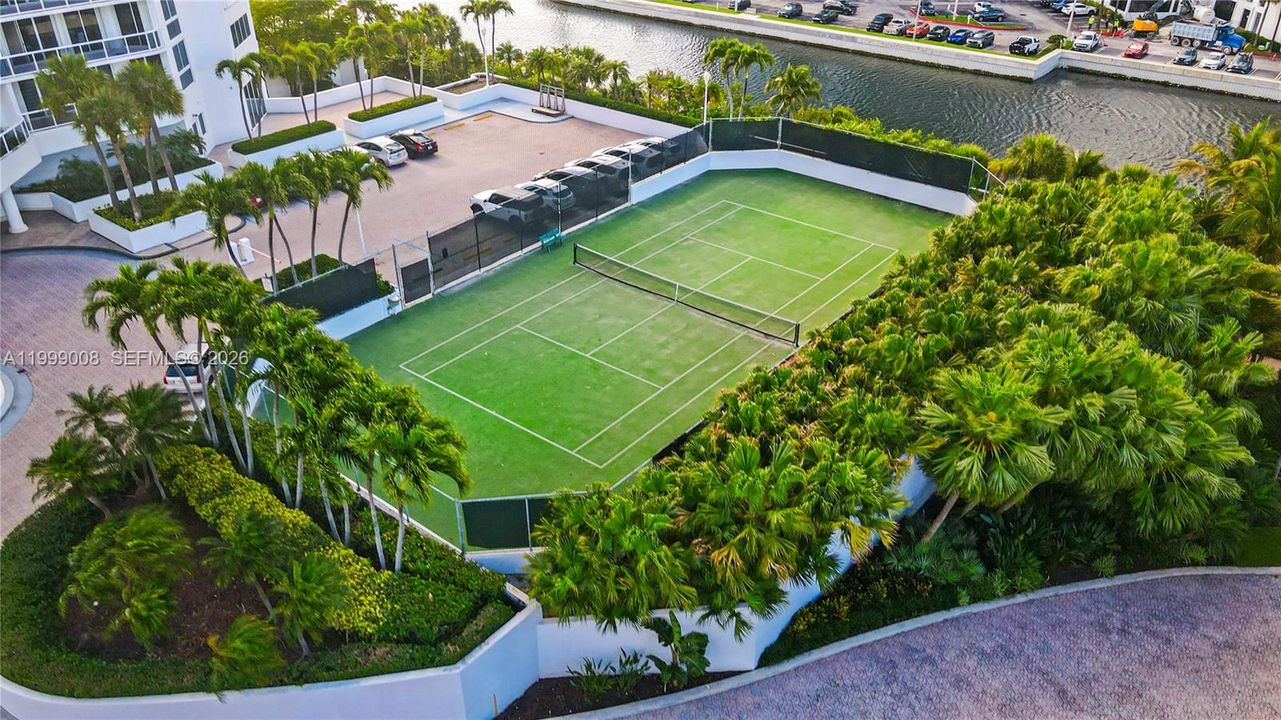 En Venta: $1,195,000 (2 camas, 2 baños, 2240 Pies cuadrados)