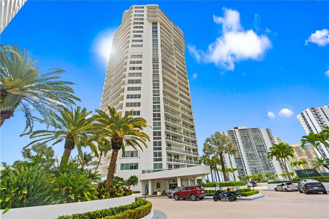 En Venta: $1,195,000 (2 camas, 2 baños, 2240 Pies cuadrados)