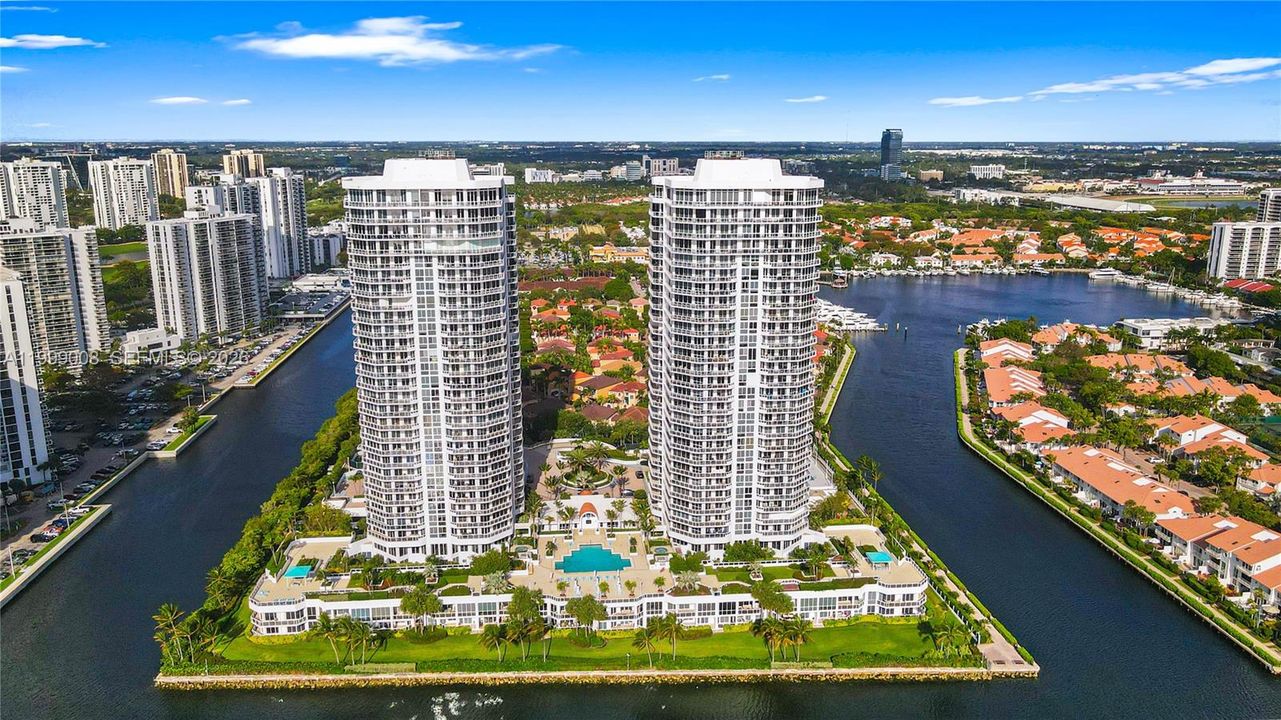 En Venta: $1,195,000 (2 camas, 2 baños, 2240 Pies cuadrados)