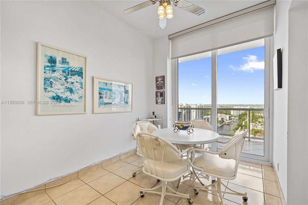En Venta: $1,195,000 (2 camas, 2 baños, 2240 Pies cuadrados)