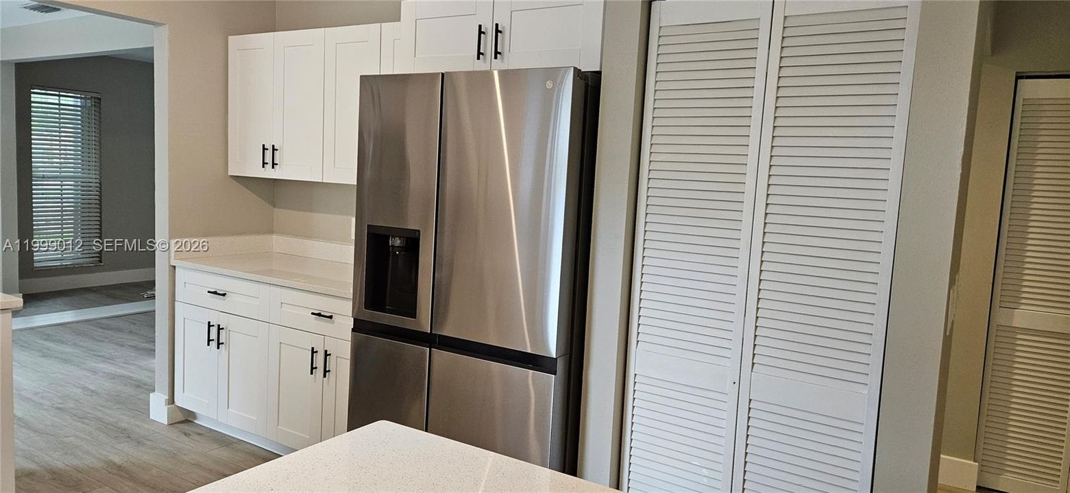 В аренду: $4,050 (4 спален, 2 ванн, 2310 Квадратных фут)