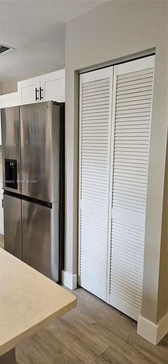 В аренду: $4,050 (4 спален, 2 ванн, 2310 Квадратных фут)