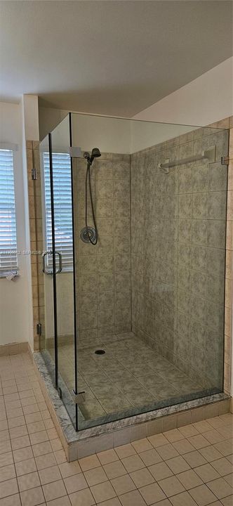 В аренду: $4,050 (4 спален, 2 ванн, 2310 Квадратных фут)