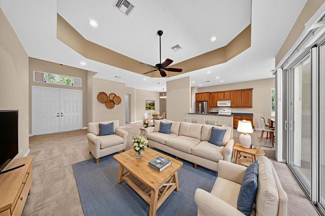 Virtual Stage Family room Back to Front