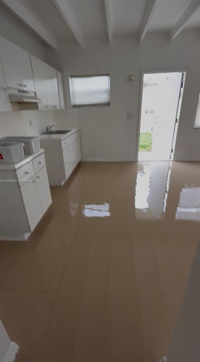En Renta: $1,400 (1 camas, 1 baños, 2542 Pies cuadrados)