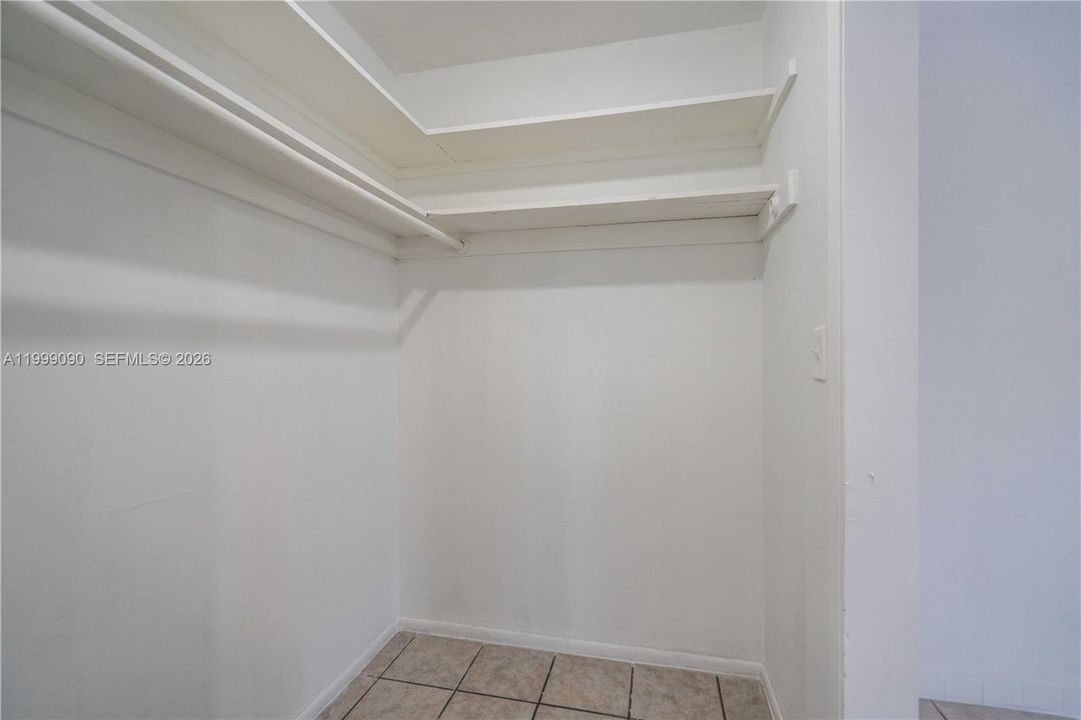 Active With Contract: $1,300 (0 beds, 1 baths, 300 Square Feet)